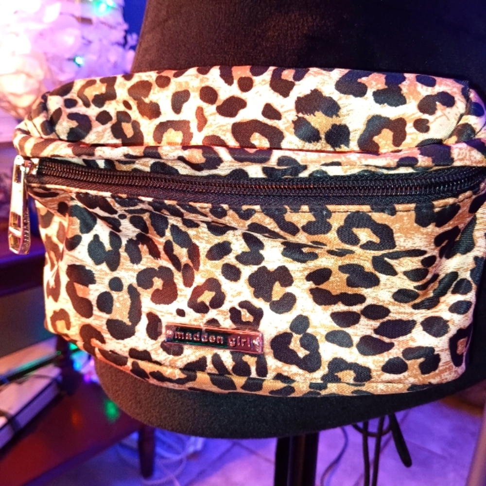 Leopard Print Fanny Pack - Picture 4 of 16